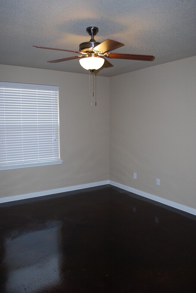 Building Photo - 1514 Dakota Trce