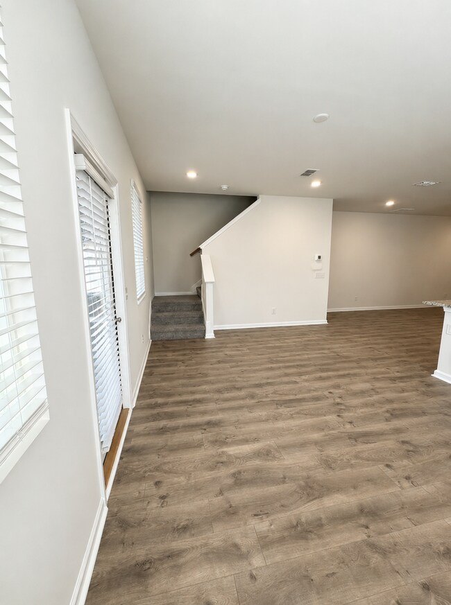 Building Photo - 107 Congo Ct