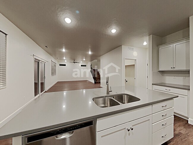 Building Photo - 9446 W Hiden Stream St