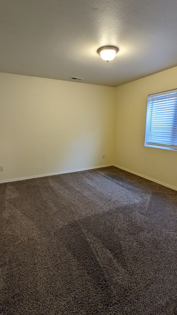 Building Photo - 5444 Hicks Dr