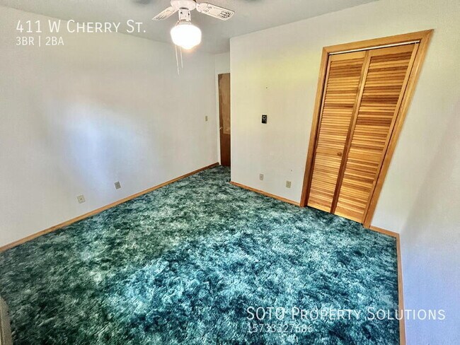Building Photo - 411 W Cherry St