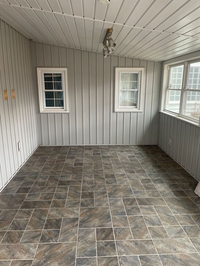 Building Photo - 2812 Kecoughtan Rd