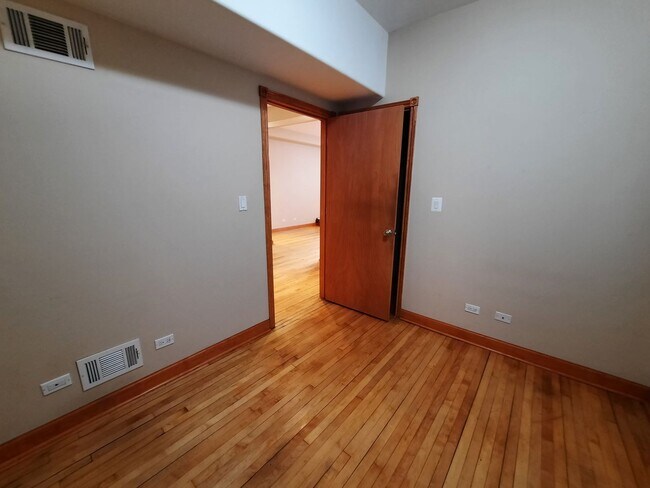 Building Photo - Nice Newly Renovated 2BD, 1BATH, 1St FL - ...
