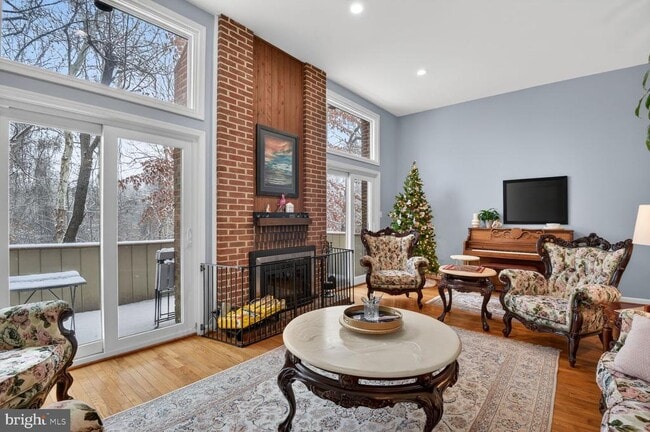 Building Photo - 7511 Bradley Blvd