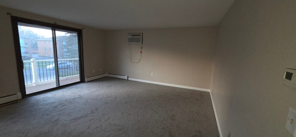 Building Photo - 175 Robert Dr