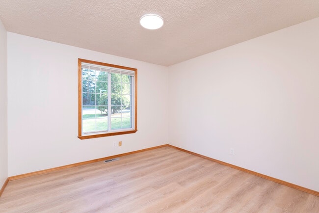 Building Photo - 12920 SE 157th Pl