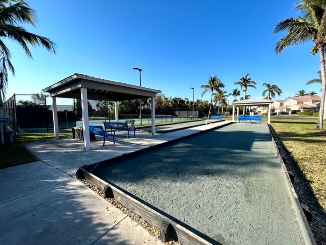 Building Photo - 7871 Lake Sawgrass Loop