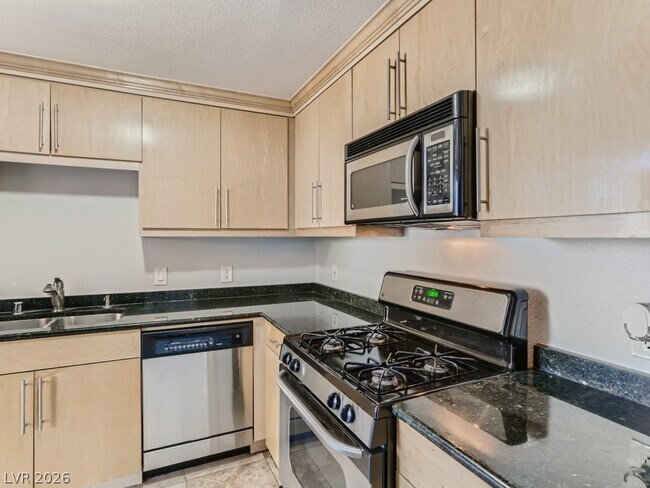 Building Photo - 260 E Flamingo Rd