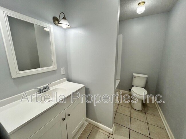 Building Photo - 103 Angeline Dr