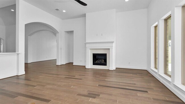 Building Photo - 7614 Blue Finch Ln