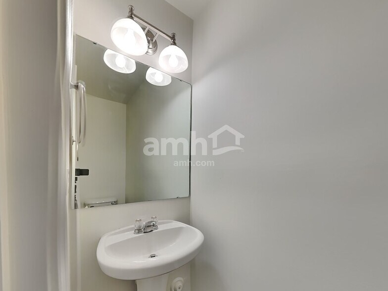 Building Photo - 3904 Edgewood Terrace Rd