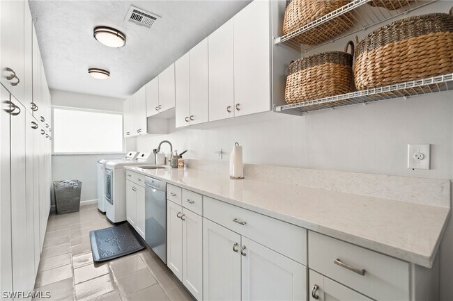 Building Photo - 3737 Crayton Rd