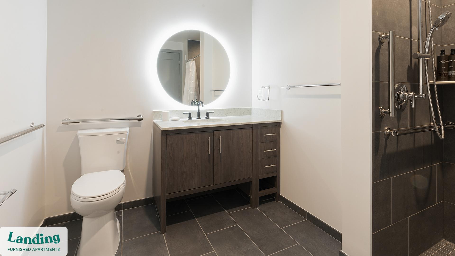 Building Photo - 350 Maple Dr SW