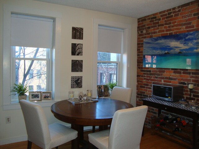 Building Photo - 32 Grove St