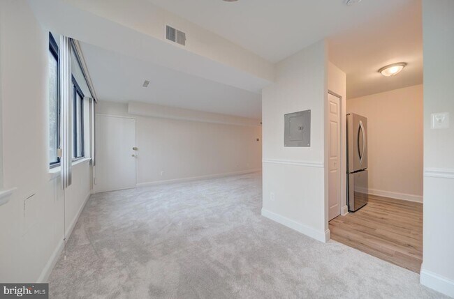Building Photo - 515 N Armistead St