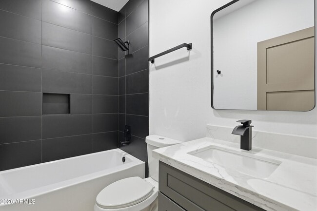 Building Photo - 2813 Trumbull Rd