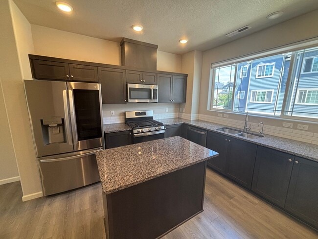 Building Photo - 14340 SW Gold Coast Terrace