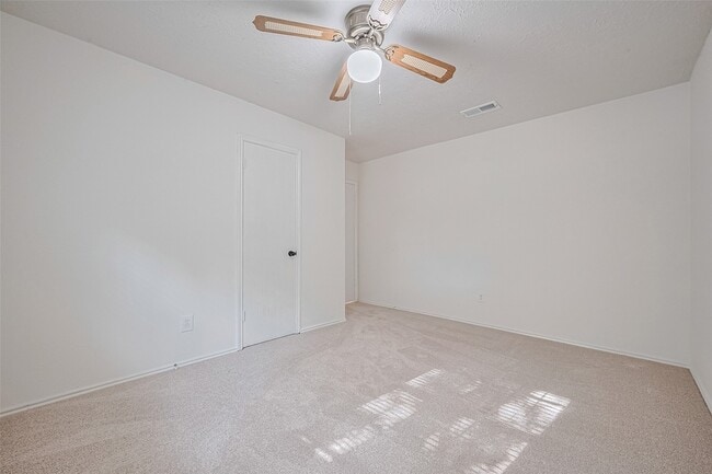 Building Photo - 2107 Creekshire Dr