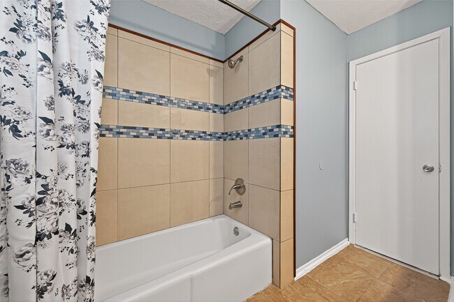 Building Photo - 11826 Oceanview St