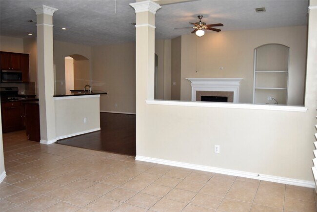 Building Photo - 18627 Summercliff Ln