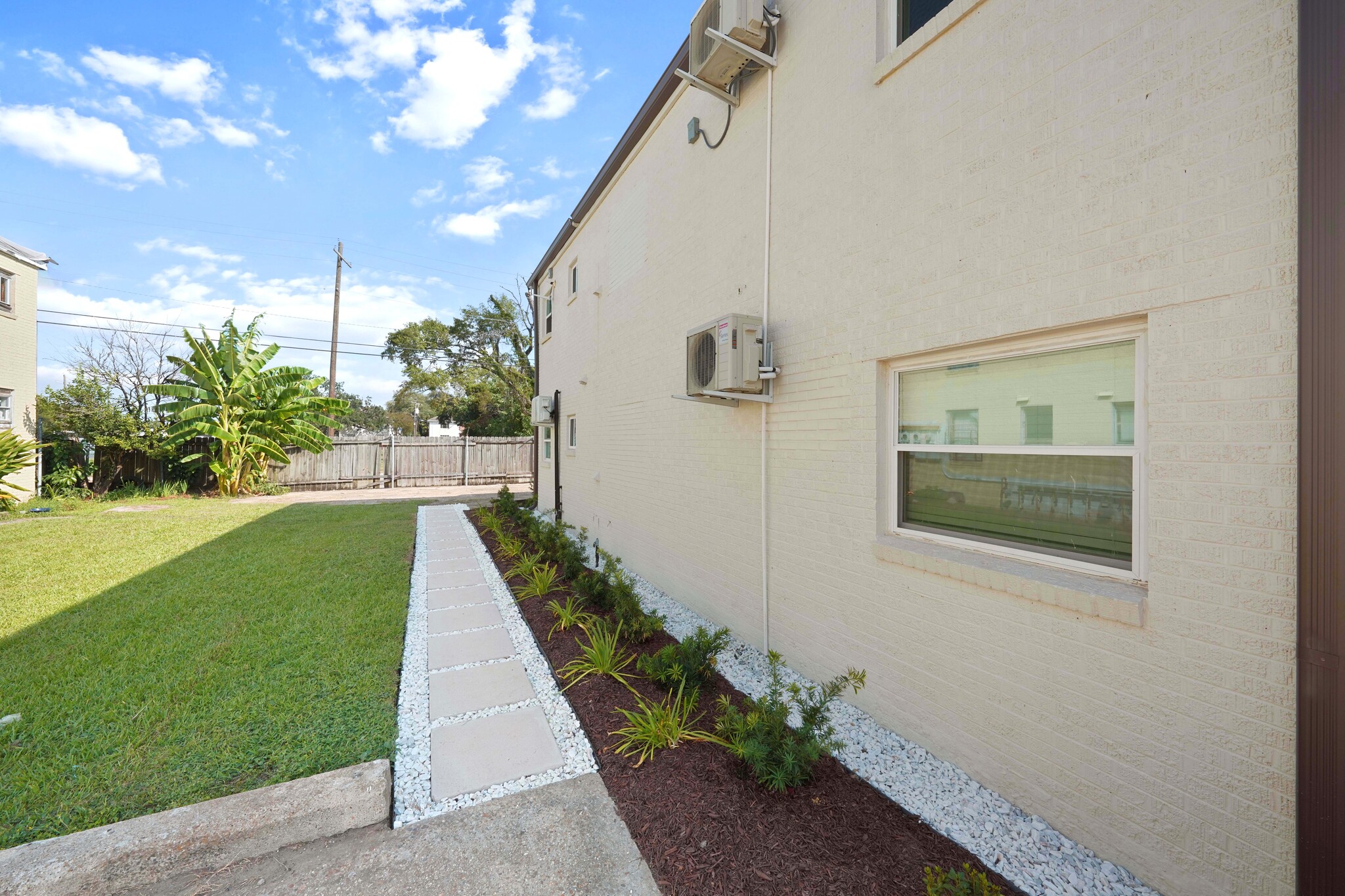 Building Photo - 2927 Nicholson Dr