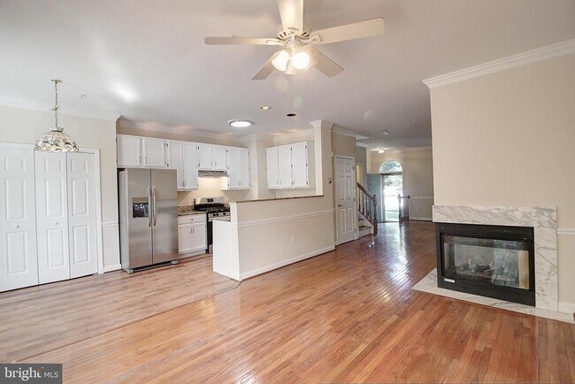 Building Photo - 8864 Briarcliff Ln