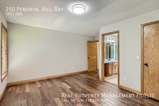Building Photo - Fantastic 3 Bed, 3 Bath Home in Woodbury. ...