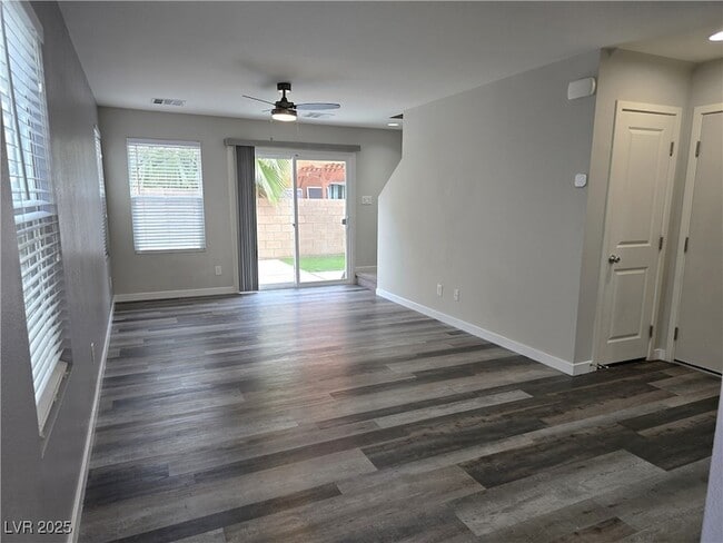 Building Photo - 1888 Molly Meadows St