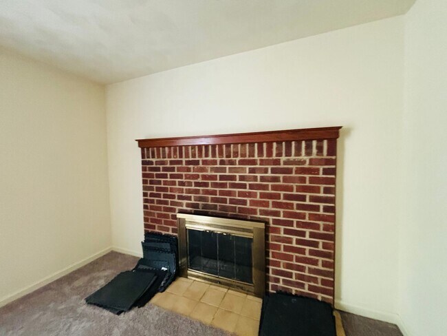 Building Photo - 2424 Ridge Rd