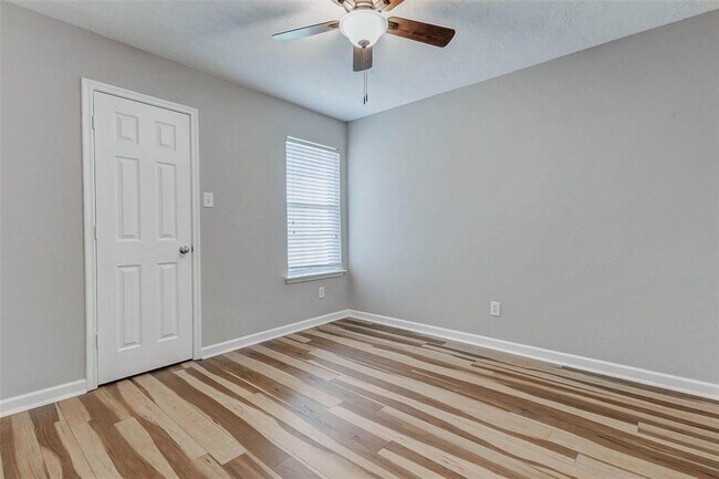 Building Photo - 18455 Sunrise Pines Dr