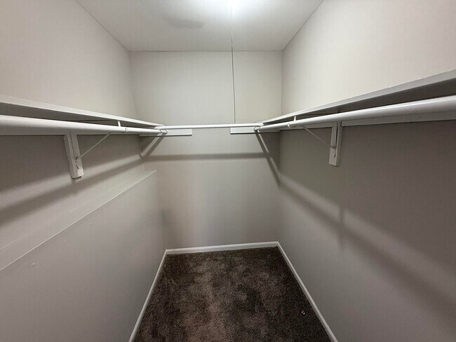 Building Photo - 7221 N Moberly Dr