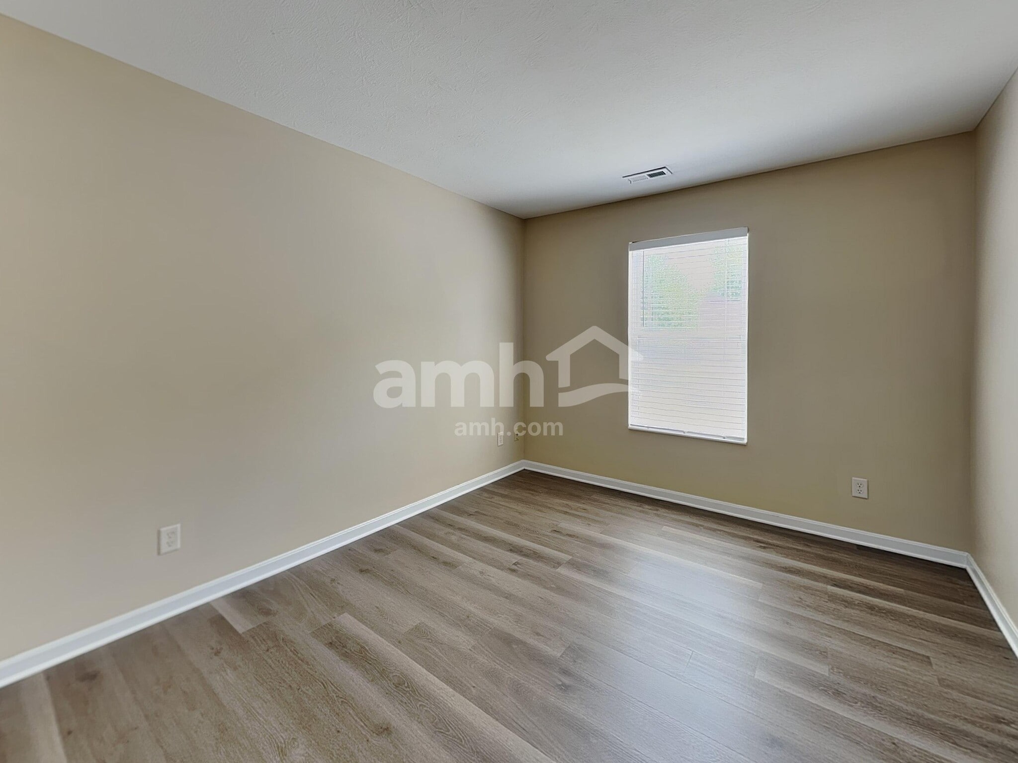 Building Photo - 3938 Winding Path Dr