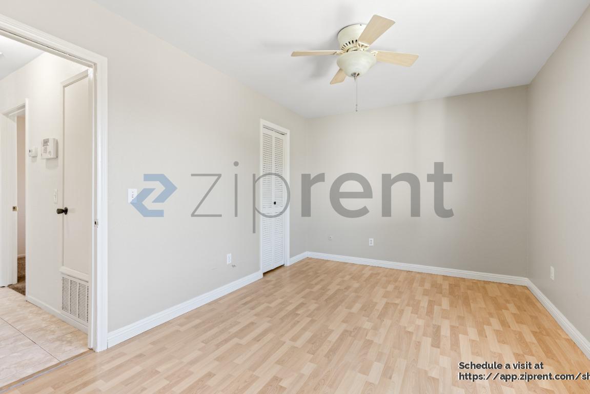 Building Photo - 5009 Tyler St