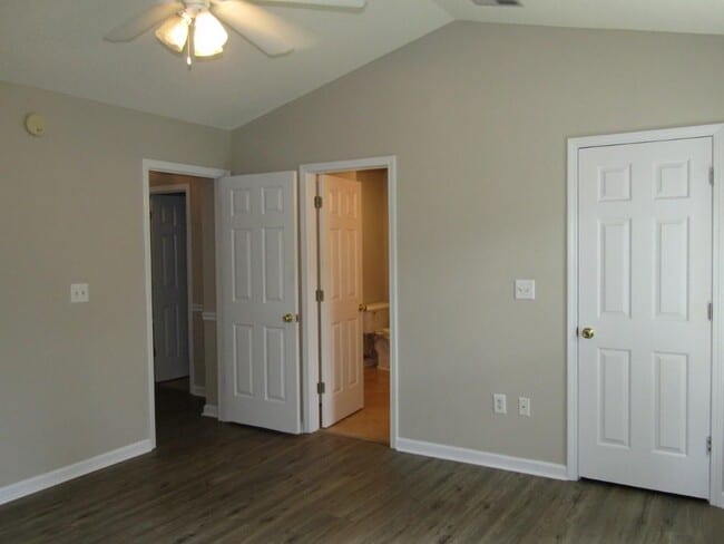 Building Photo - 2208 Seaford Dr