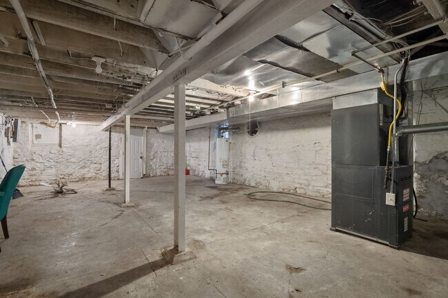 Building Photo - 2 Story Home in Botanical Heights (Optiona...