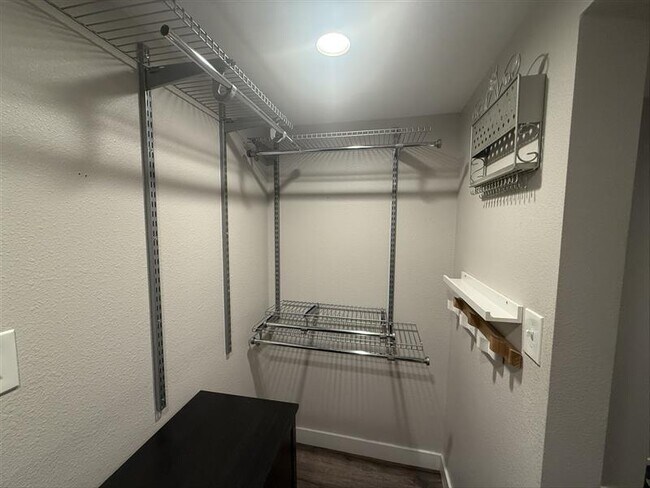 Building Photo - 371 S Franklin St