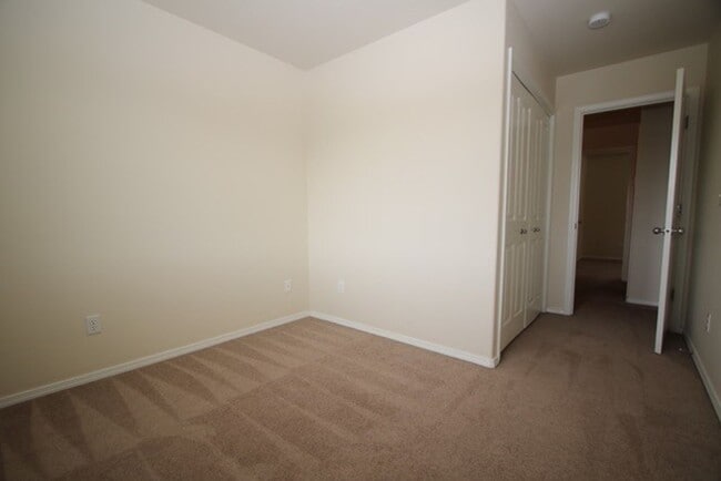 Building Photo - 3 Bedroom Condo in East Anchorage!