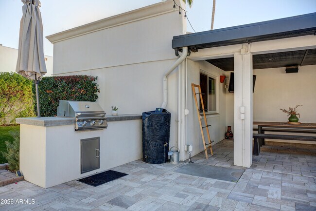 Building Photo - 2016 E State Ave