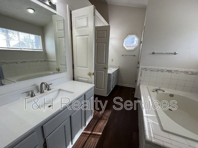 Building Photo - 6827 Antelope Dr