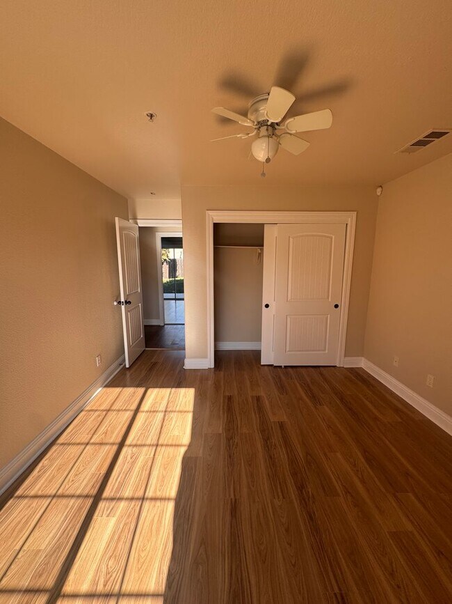 Building Photo - Charming 3 Bed/ 2 Bath Home. AVAILABLE NOW!!!!