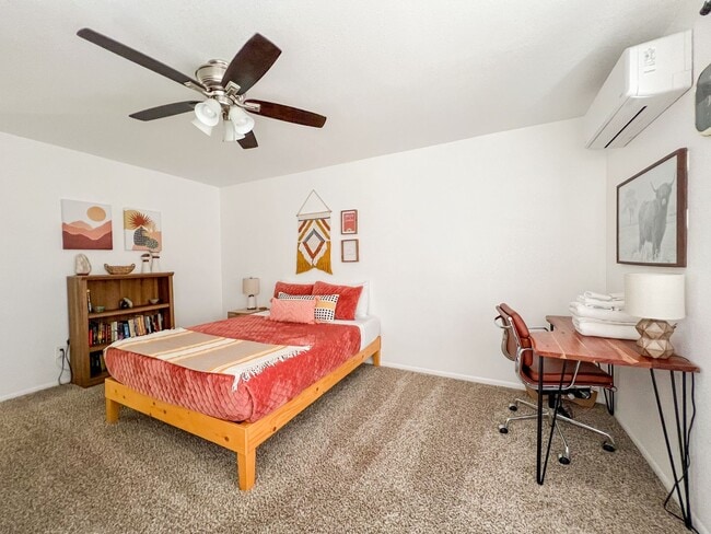 Building Photo - Fully Furnished 4 Bedroom in Sunmore Estat...