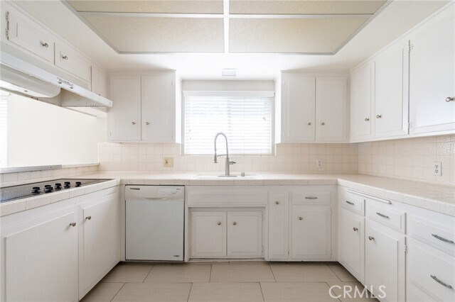 Building Photo - 2221 Palm Cir