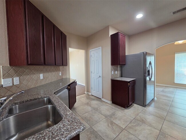 Building Photo - 2615 Elm Crossing Trail