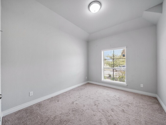 Building Photo - 15039 Montezuma Quail Dr