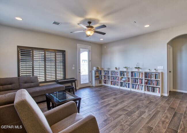 Building Photo - 14837 Harry Flournoy Ave