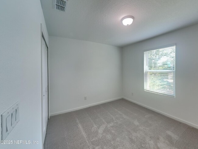 Building Photo - 626 Holly Lks Dr