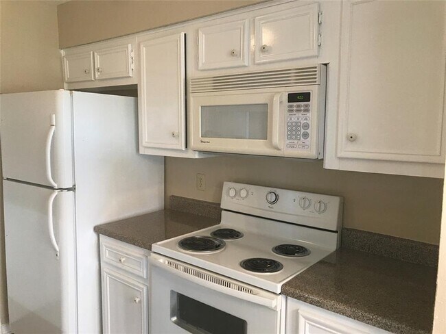 Building Photo - 13603 Ravensway Dr