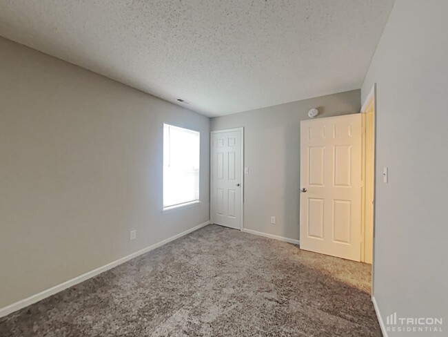 Building Photo - 5851 Prairie Meadow Dr