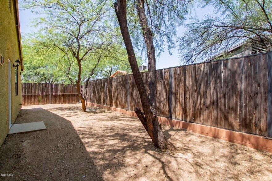 Building Photo - 405 E Geronimo Bluff Loop