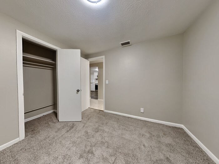 Building Photo - 7047 Sonora Dr N